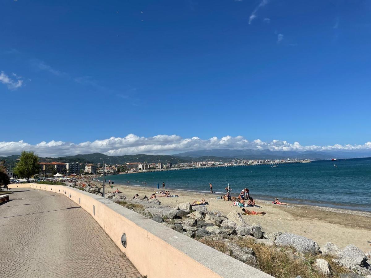 Il Portico Leilighet Vado Ligure Eksteriør bilde